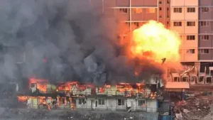 Massive fire breaks out at Mumbai's Mulund labour camp after 7 cylinders explode