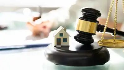 A Tennessee husband claimed the marital home was worth up to $300,000 during the divorce, but