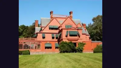 In 1886, Thomas Edison bought Glenmont for his wife Mina; the 15-acre New Jersey estate is now