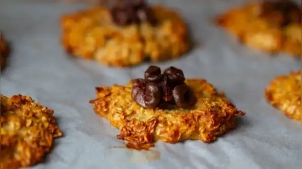Here is a simple five-step way to make 2-ingredient papaya cookies at home, even if you are not
