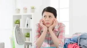 Here are five smart tips for busy office-goers to receives rid of stubborn wrinkles faster