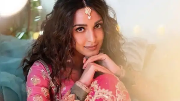 Now festive beauty is changing, mixing the lasting charm of traditions with new methods, modern