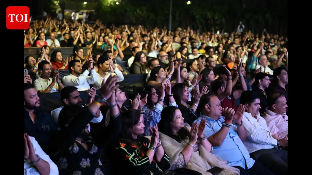 Pune witnessed a spellbinding evening of music, poetry, and nostalgia as lyricist and poet