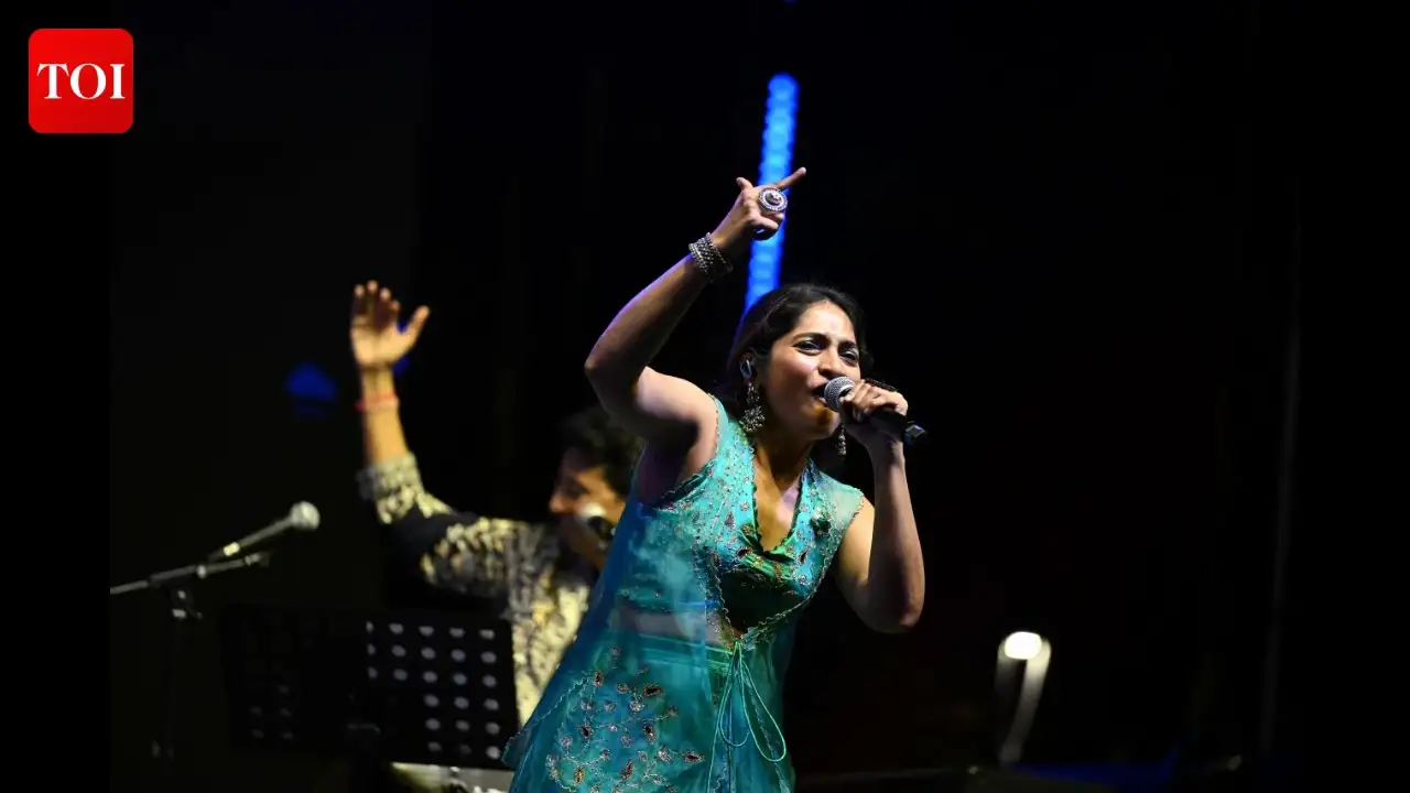 Pune witnessed a spellbinding evening of music, poetry, and nostalgia as lyricist and poet