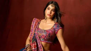 One should use products like shiny eyeshadows, radiant skin, bangles, chaniya choli