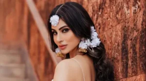 Pinterest Honestly, there's really no such thing as the "one perfect" lip shade for Navratri —