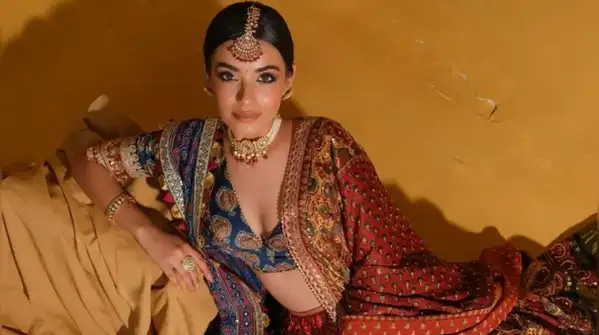 Pinterest Honestly, there's really no such thing as the "one perfect" lip shade for Navratri —