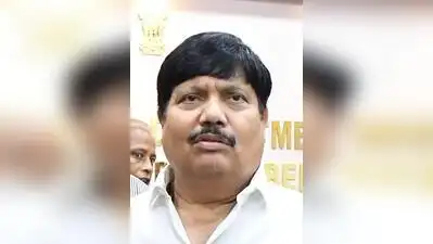 If senior netas like Arjun Singh continue making such mistakes, it will embarrass both us