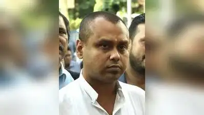 If senior netas like Arjun Singh continue making such mistakes, it will embarrass both us