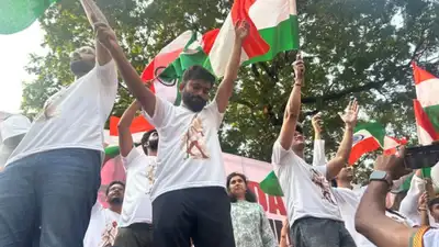 Calling the Mumbai Police “cute”, Dipke sought to draw parallels between the police response