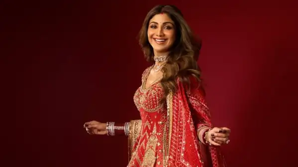 Let’s take a look at 7 blouse designs that can make your old silk saree look brand new