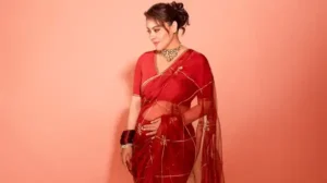 Kajol did just that this Dussehra in a red Anavila saree that brought together timeless Indian