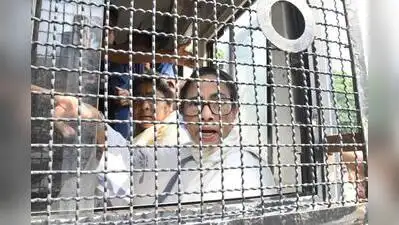 Former Bengal CM Mamata Banerjee was packed into a prison van at detained at Dwarka North