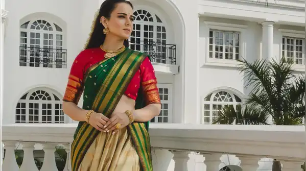 Kangana Ranaut was one of the latter in Ayodhya, where she appeared in a stunning silk lehenga