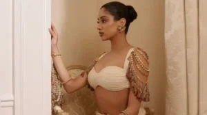 Janhvi Kapoor's Parisian saree moment comes with bare shoulders and a blouse that glitters like