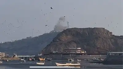 Three witnesses told they heard loud booms in the vicinity of the palace