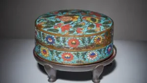 In 1946, a collector bought a Ming-era cloisonné pomegranate box for £19; 77 years later, it was