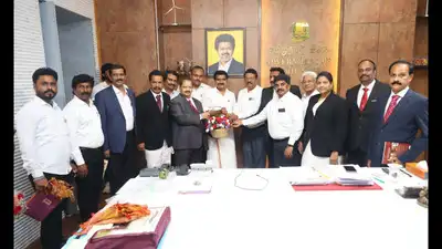 Lawyers' delegation meets TN law minister seeking enactment oflaw for protection of advocates