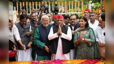Akhilesh pays tributes to Acharya Narendra Dev