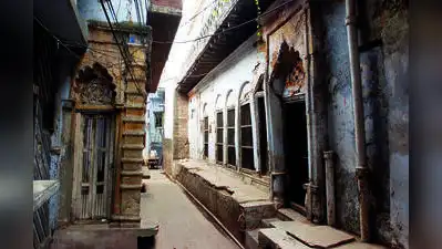 How Lucknow mohallas became societies — Open doors to gated lives